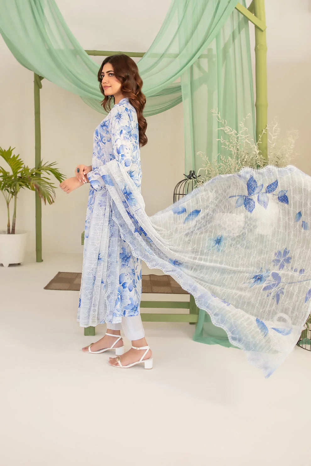 03-Piece Printed Lawn Suit With Chiffon Dupatta | Ready To Wear