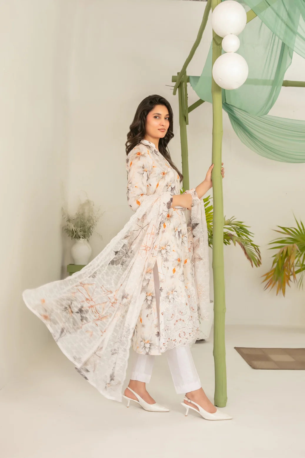Sionya: 03-Piece Printed Lawn Suit With Chiffon Dupatta | Ready To Wear