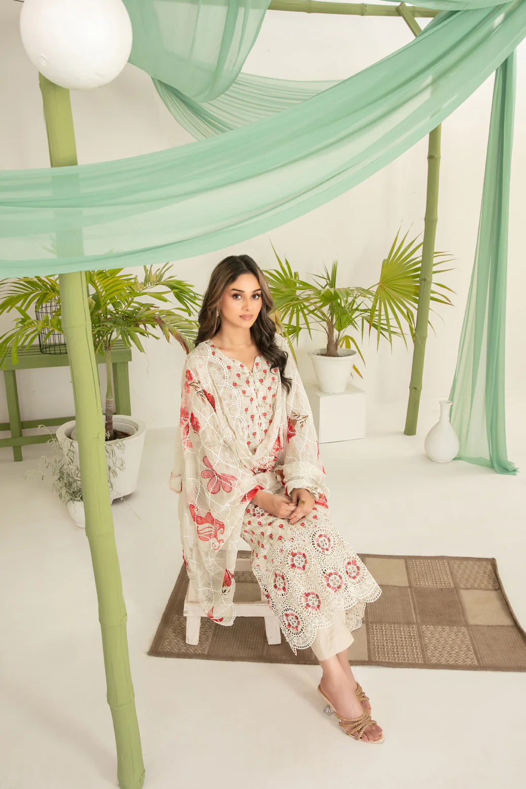Sionya - 03-Piece Printed Lawn Suit With Chiffon Dupatta | Ready To Wear