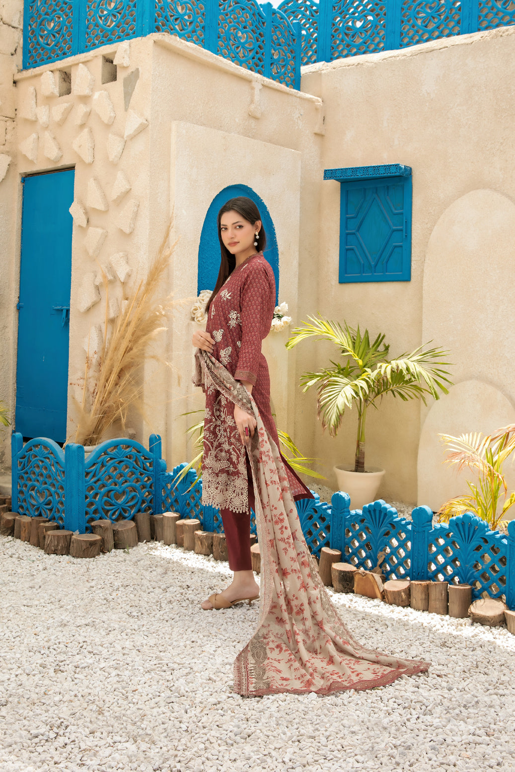 Digital Printed Fancy Lawn 3-Piece Suit with Lawn Dupatta | Ready To Wear