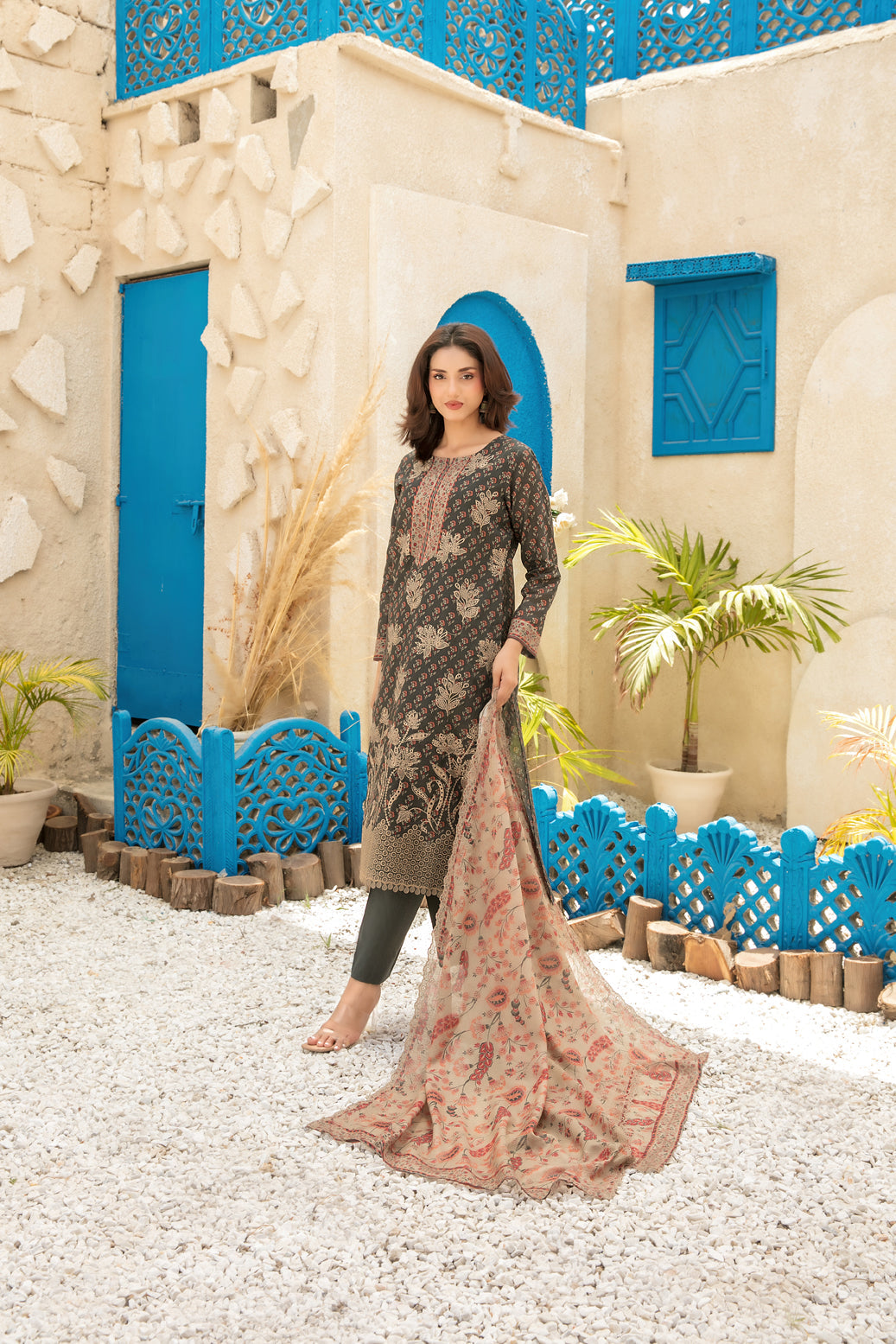 Embroidered Digital Printed Fancy Lawn 3-Piece Suit with Lawn Dupatta| Ready To Wear