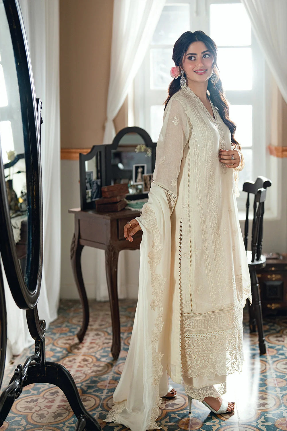Off-White: 03-Piece Embroidered Chiffon Suit - Ready To Wear