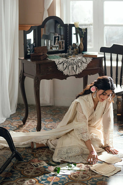 Off-White: 03-Piece Embroidered Chiffon Suit - Ready To Wear